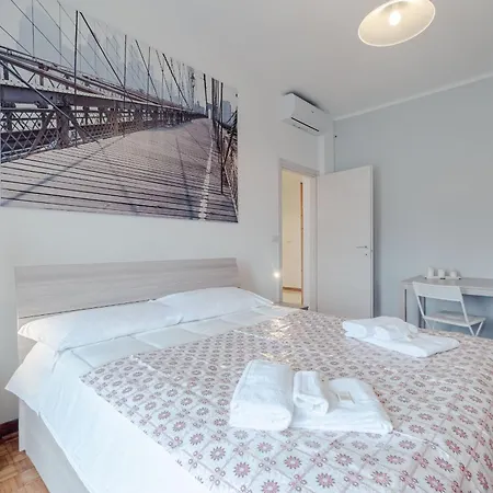 Guesthost - Cenisia Roomy X6 - With Balcony *