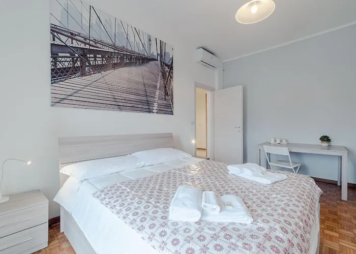 Guesthost - Cenisia Roomy X6 - With Balcony *