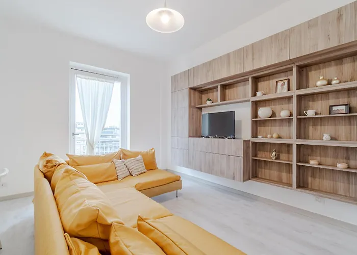 Guesthost - Cenisia Roomy X6 - With Balcony