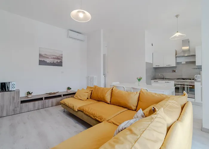 Apartament Guesthost - Cenisia Roomy X6 - With Balcony