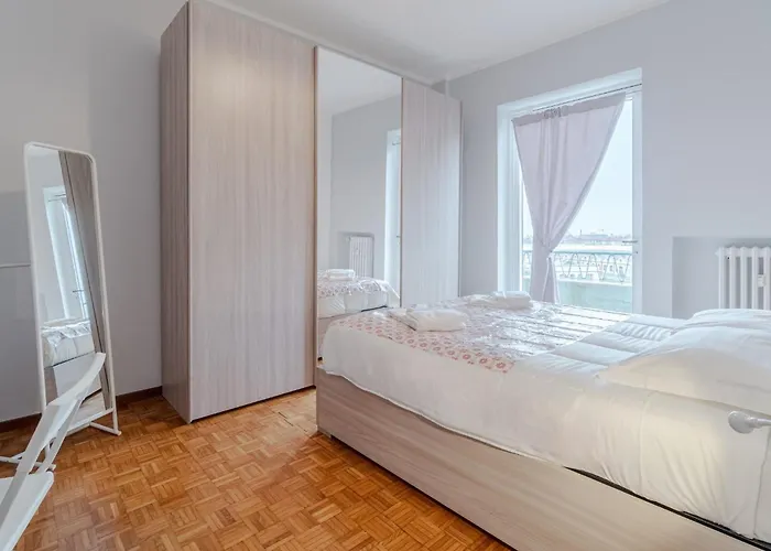 Apartmán Guesthost - Cenisia Roomy X6 - With Balcony Turín
