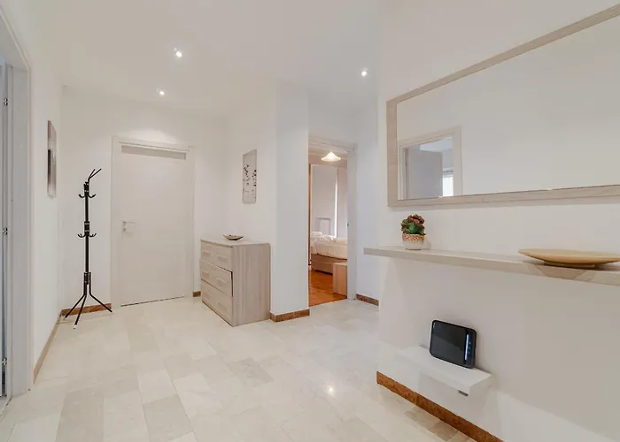 Guesthost - Cenisia Roomy X6 - With Balcony Turin