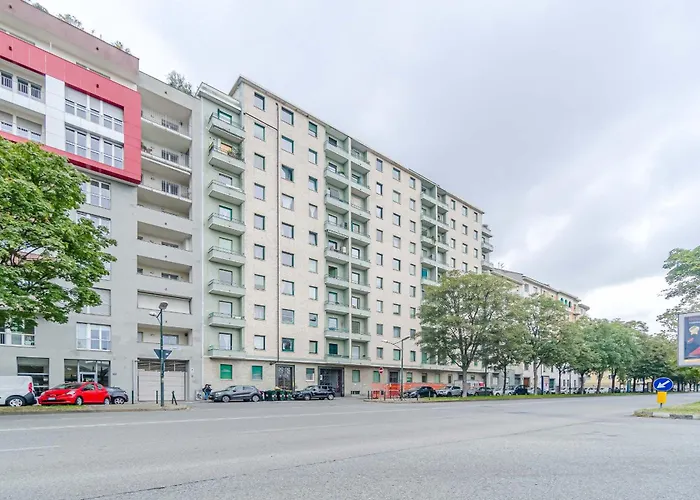 Guesthost - Cenisia Roomy X6 - With Balcony Daire