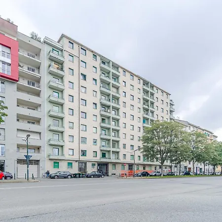 Guesthost - Cenisia Roomy X6 - With Balcony 公寓