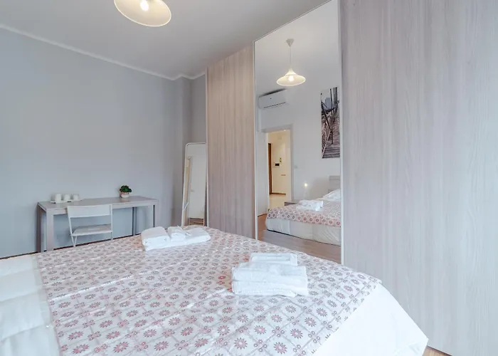 شقة Guesthost - Cenisia Roomy X6 - With Balcony